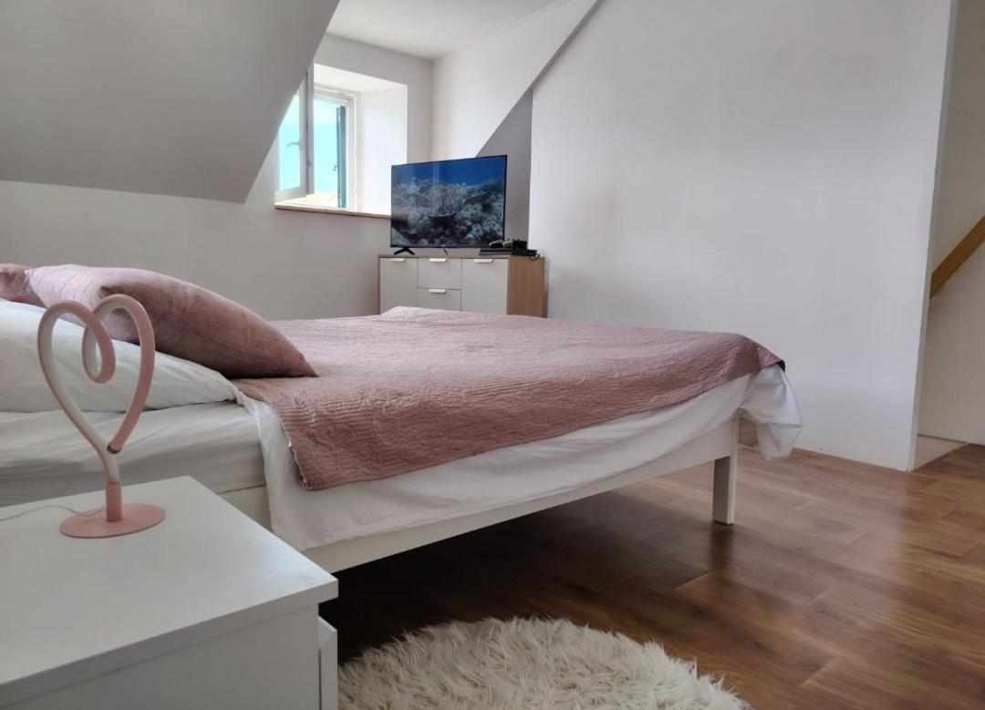Ema Apartment Prvic Sepurine Exterior foto